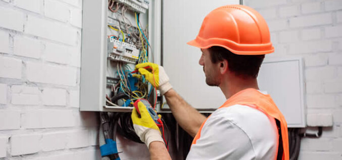 electrician-677x316_c